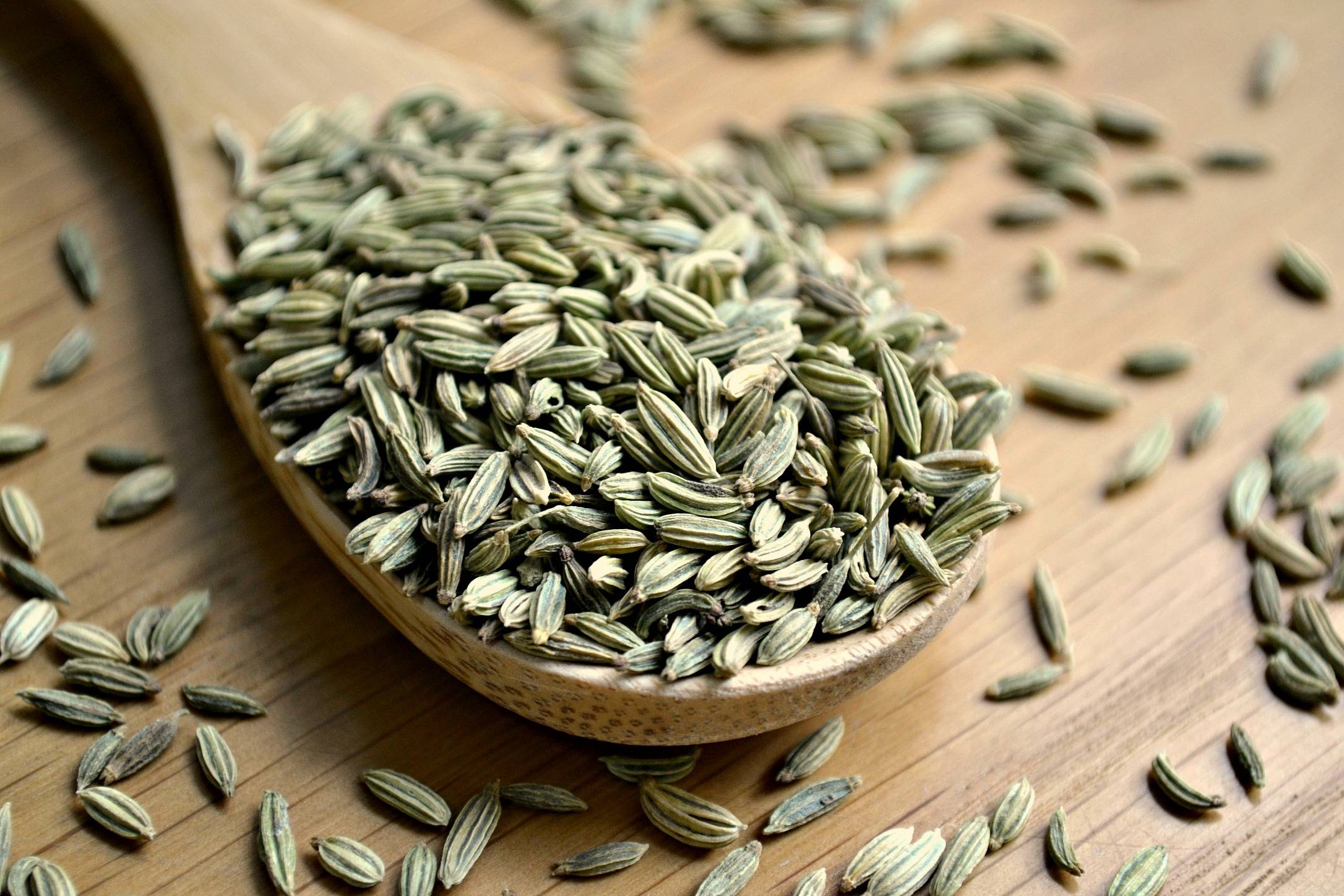 رازیانه چیست و چه خواصی دارد؟
