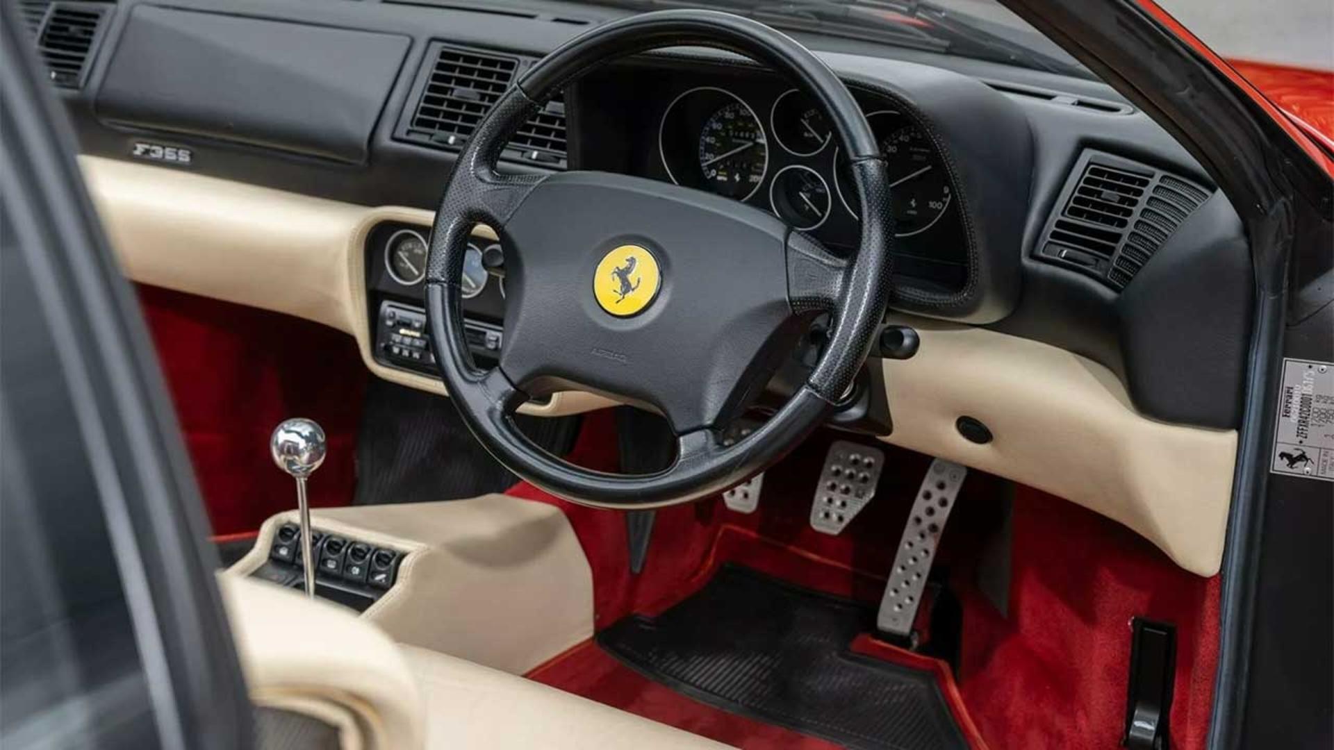 فرمان خودرو فراری F355