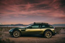 نمای جانبی خودرو فراری GTC4 Lusso آفرود