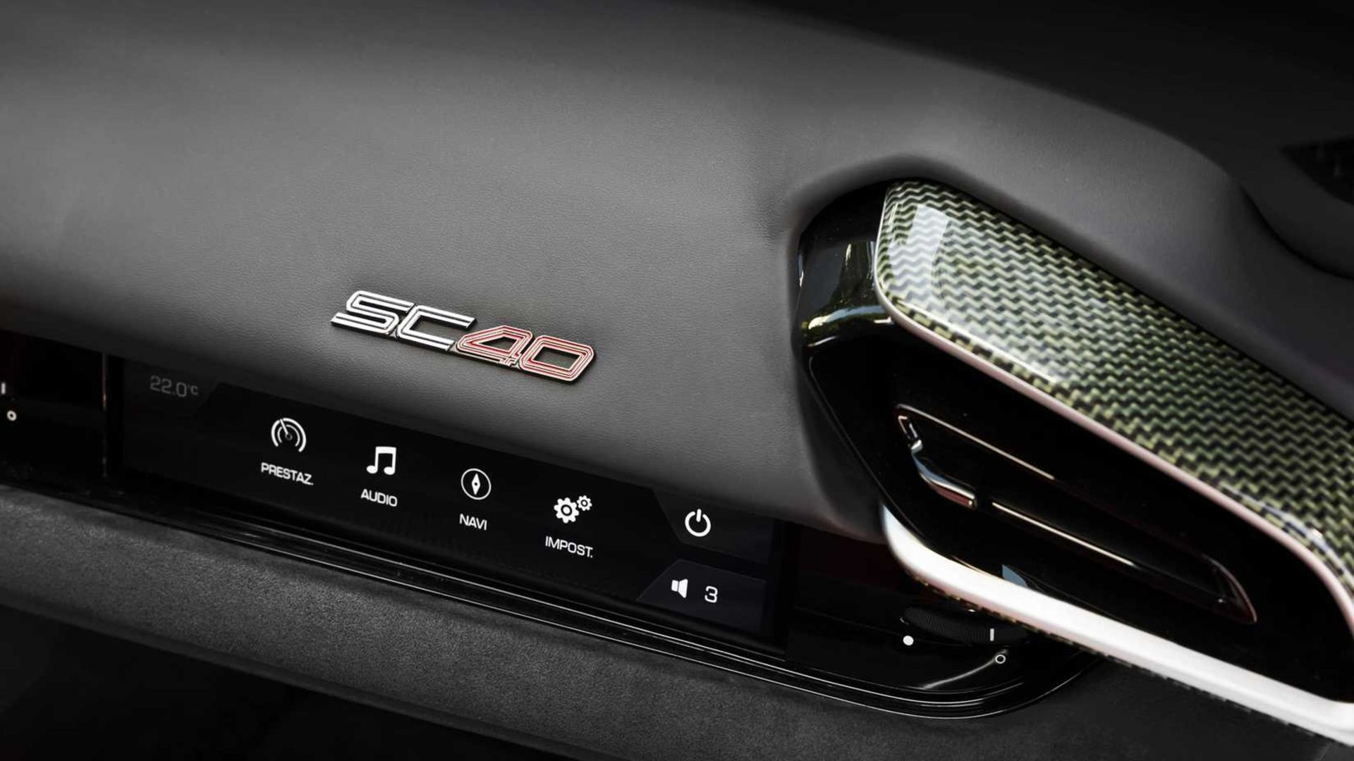جزئیات کابین خودرو فراری SC40 از نمای نزدیک