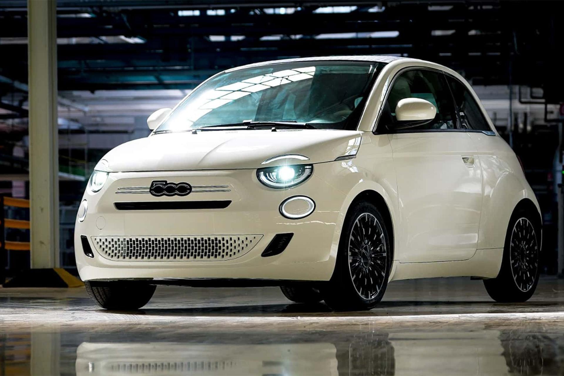 نمای سه‌چهارم جلو خودرو فیات ۵۰۰