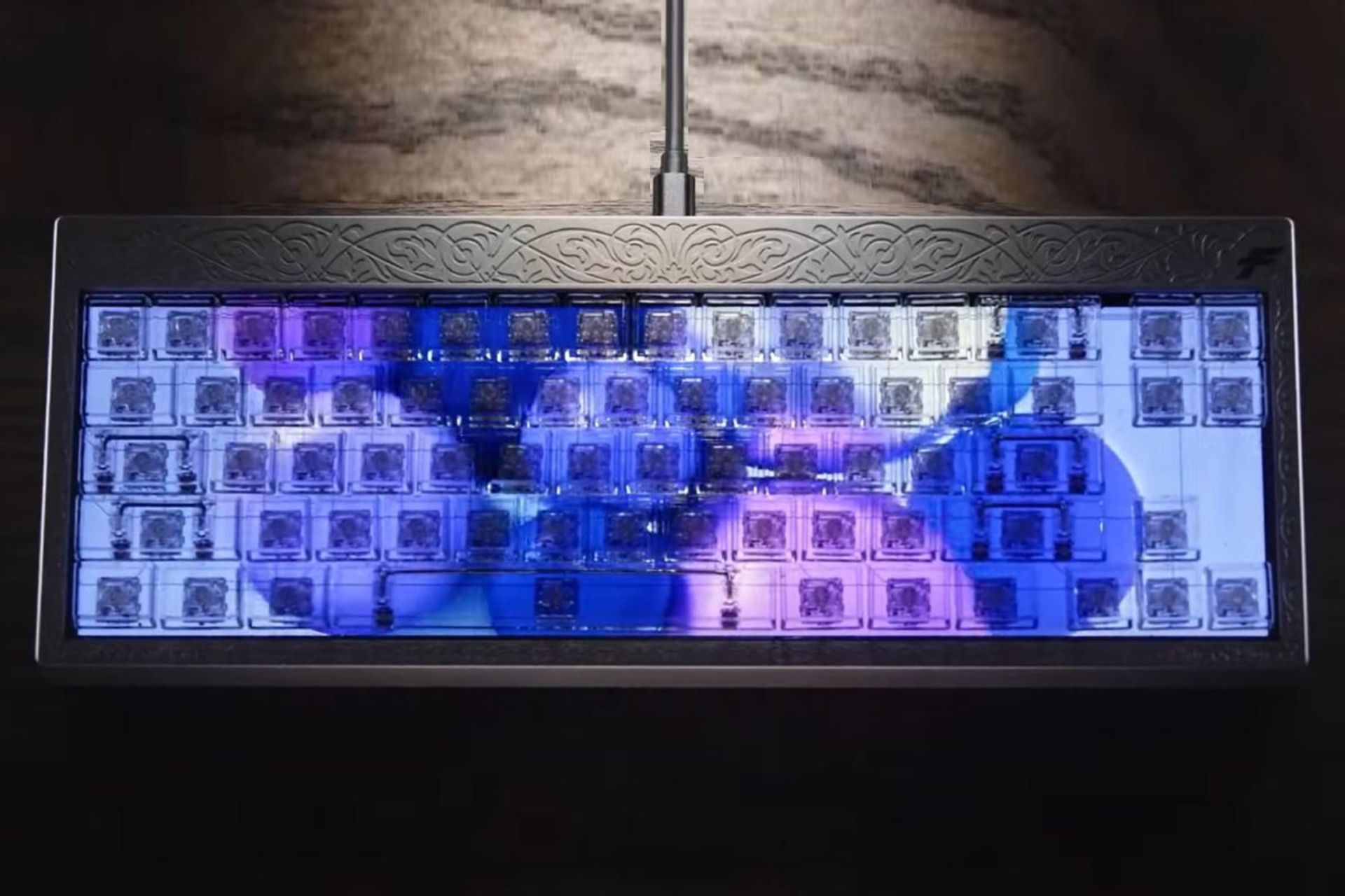 صفحه کلید شیشه‌ای مکانیکی فاینال ماوس