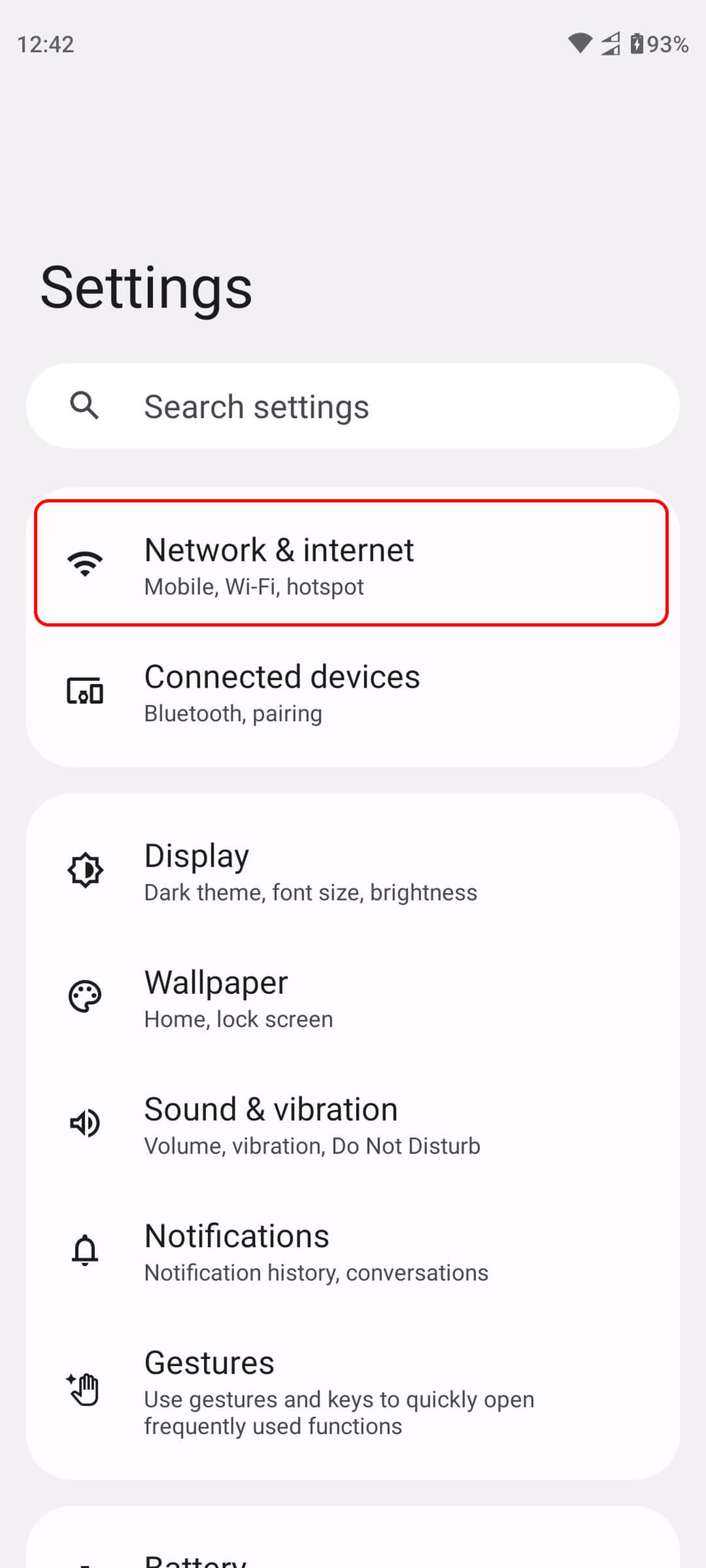 انتخاب Network & internet در گوشی اندروید