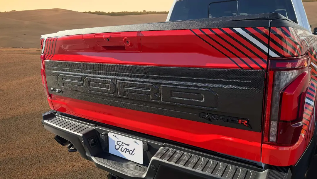 نمای در صندوق عقب خودرو فورد F-150 رپتور R