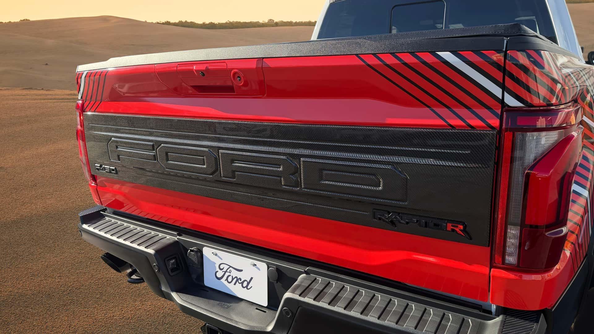 نمای در صندوق عقب خودرو فورد F-150 رپتور R