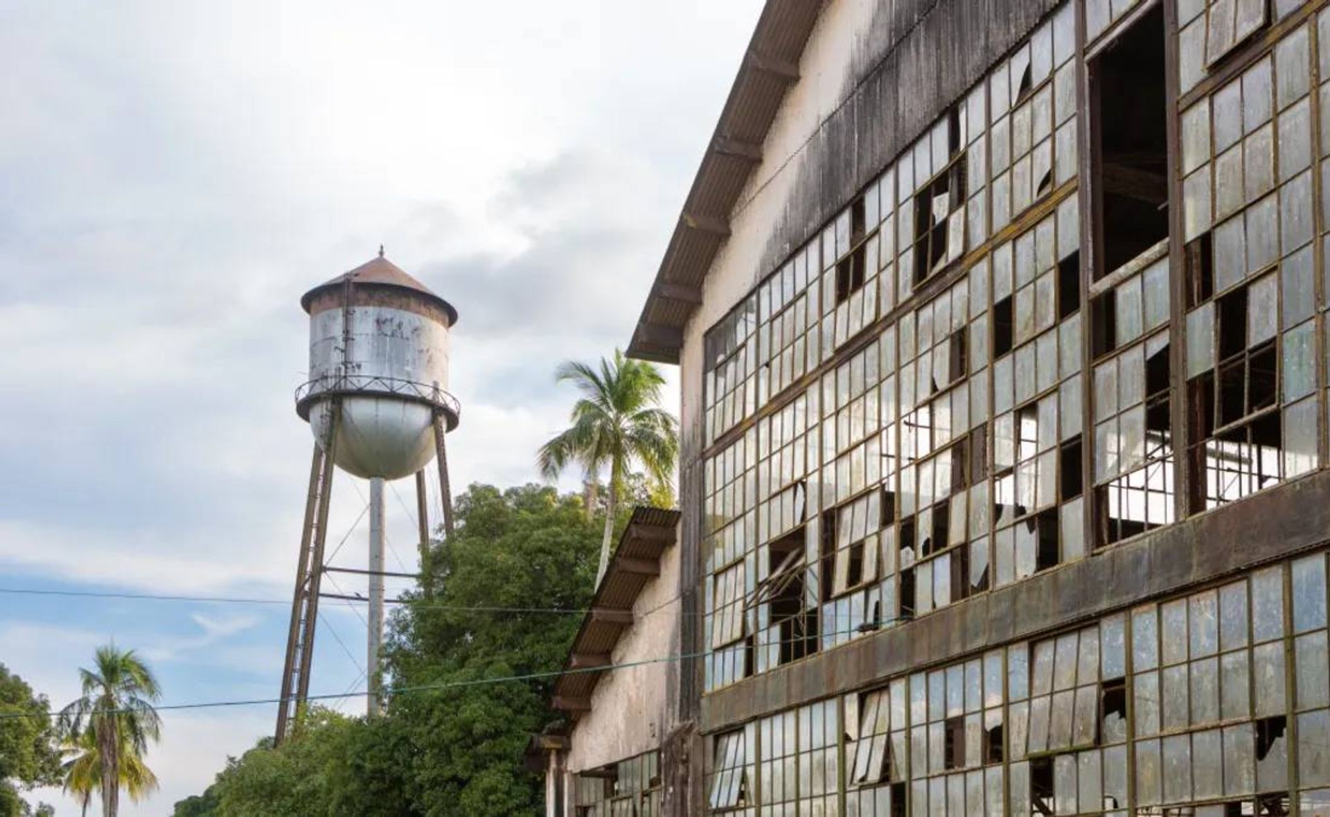 ساختمان متروکه فوردلندیا