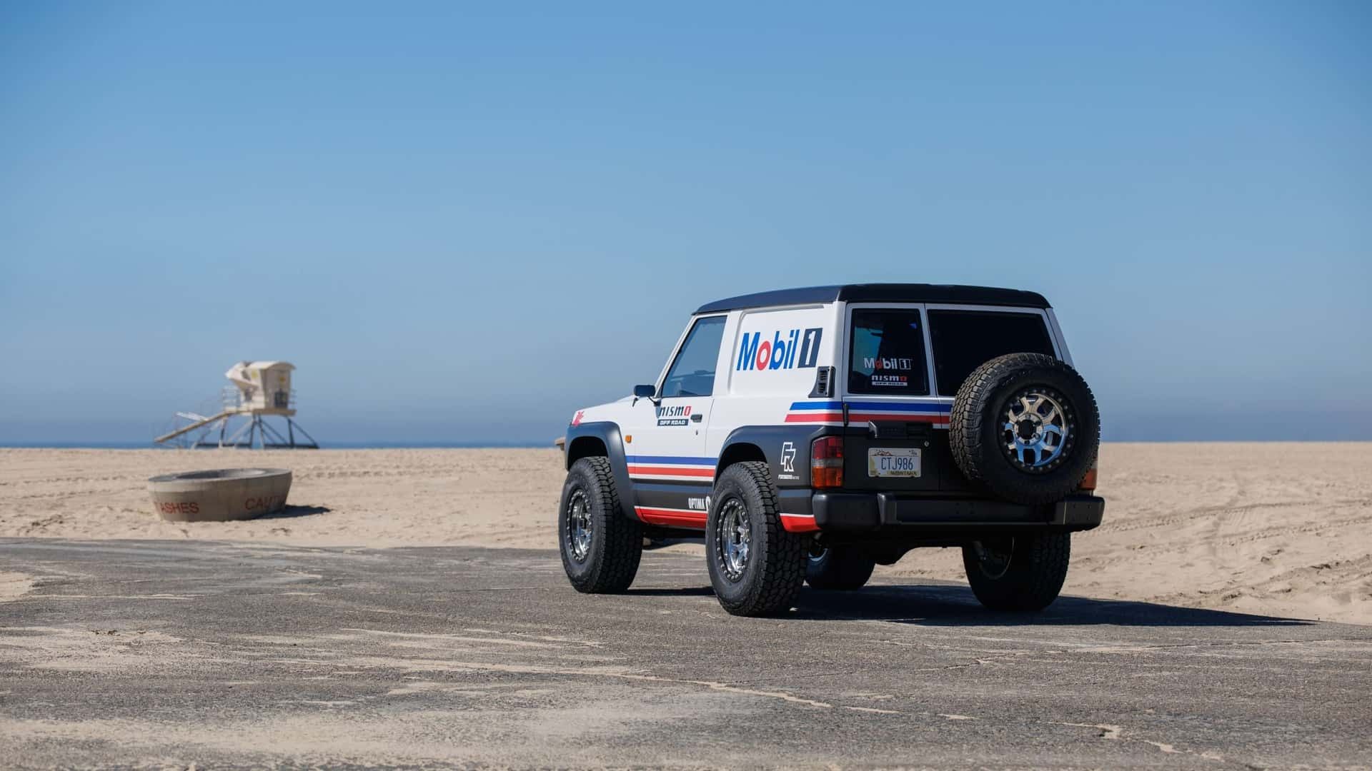 نمای سه‌چهارم عقب نیسان پاترول نیسمو سفارشی