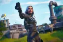 شخصیت زن با موهای نقره‌ای در محیط بازی فورتنایت (Fortnite)