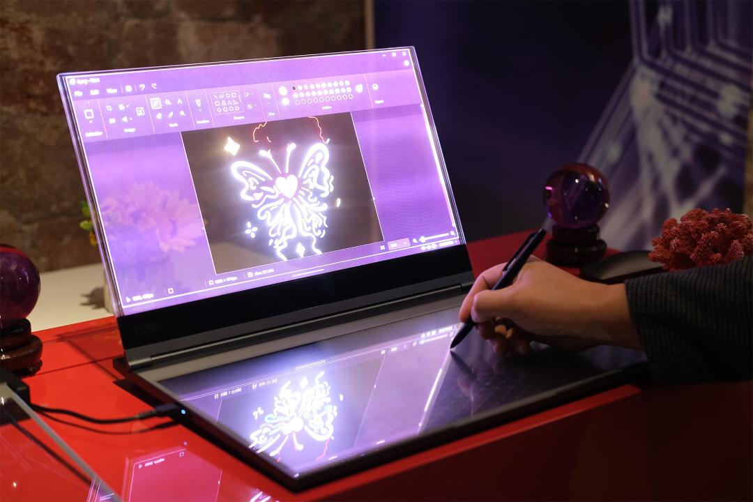 استفاده از قلم روی شیشه کیبورد لپ تاپ شفاف لنوو Lenovo
