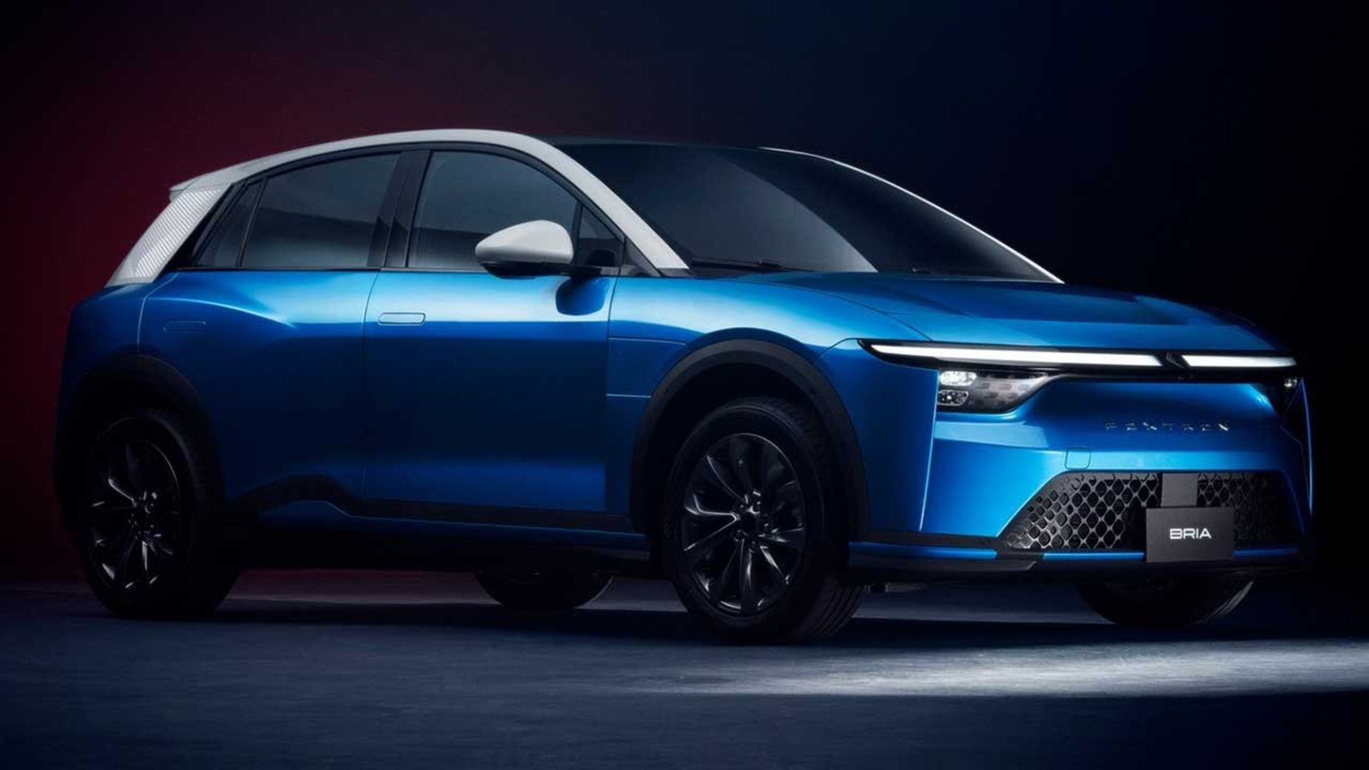 نمای سه‌چهارم جلو خودرو فاکسکان بریا رنگ آبی