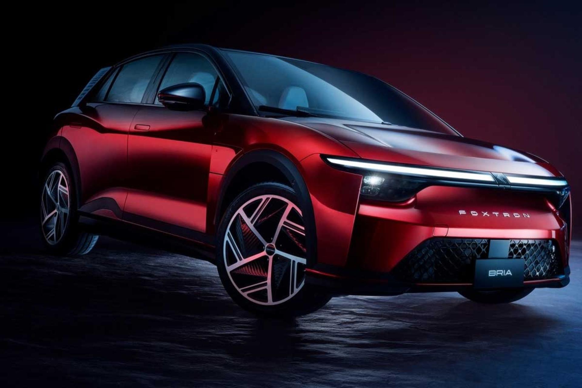 نمای سه‌چهارم جلو خودرو فاکسکان بریا رنگ قرمز