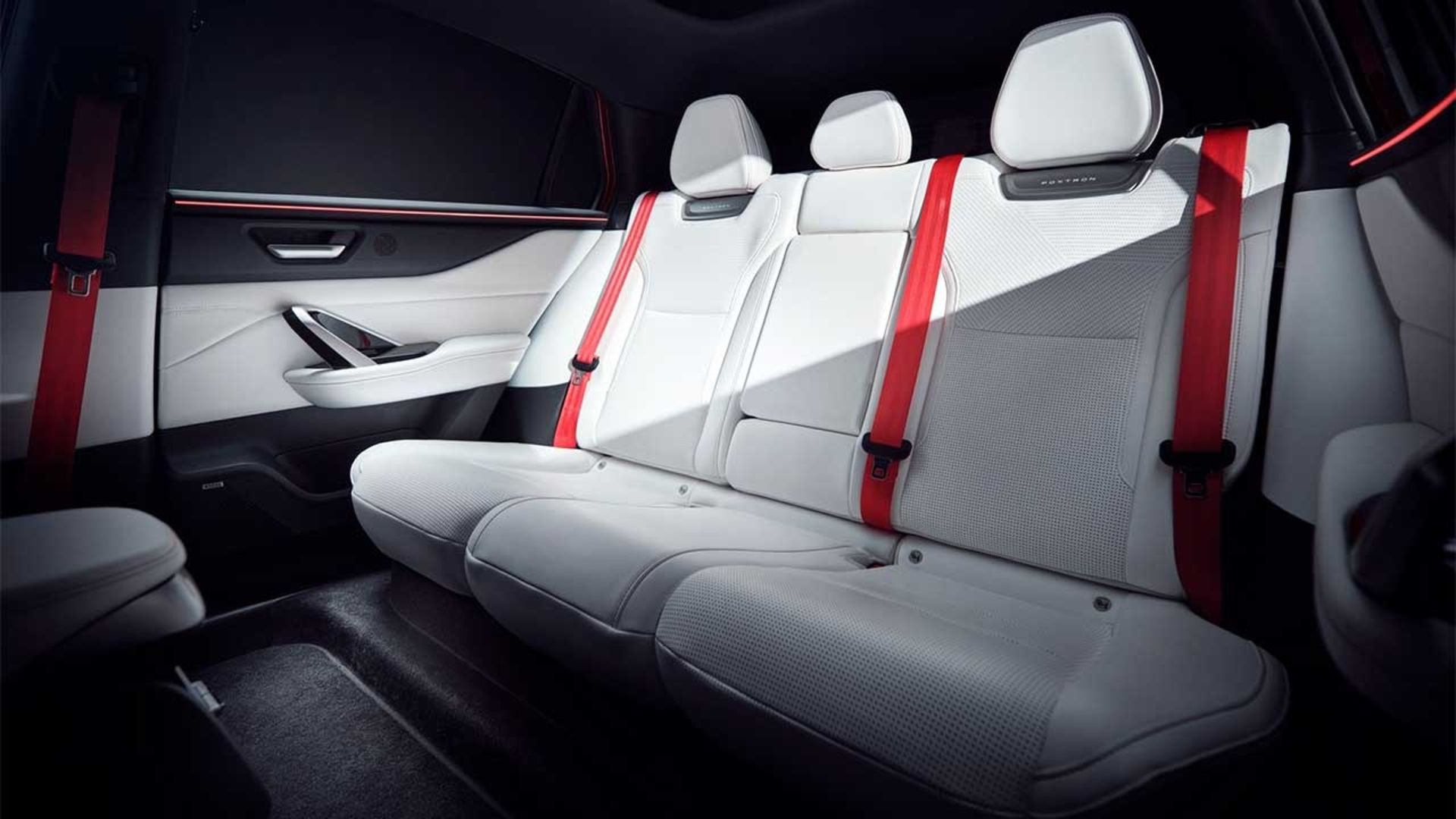 صندلی‌های عقب کابین خودرو فاکسکان بریا