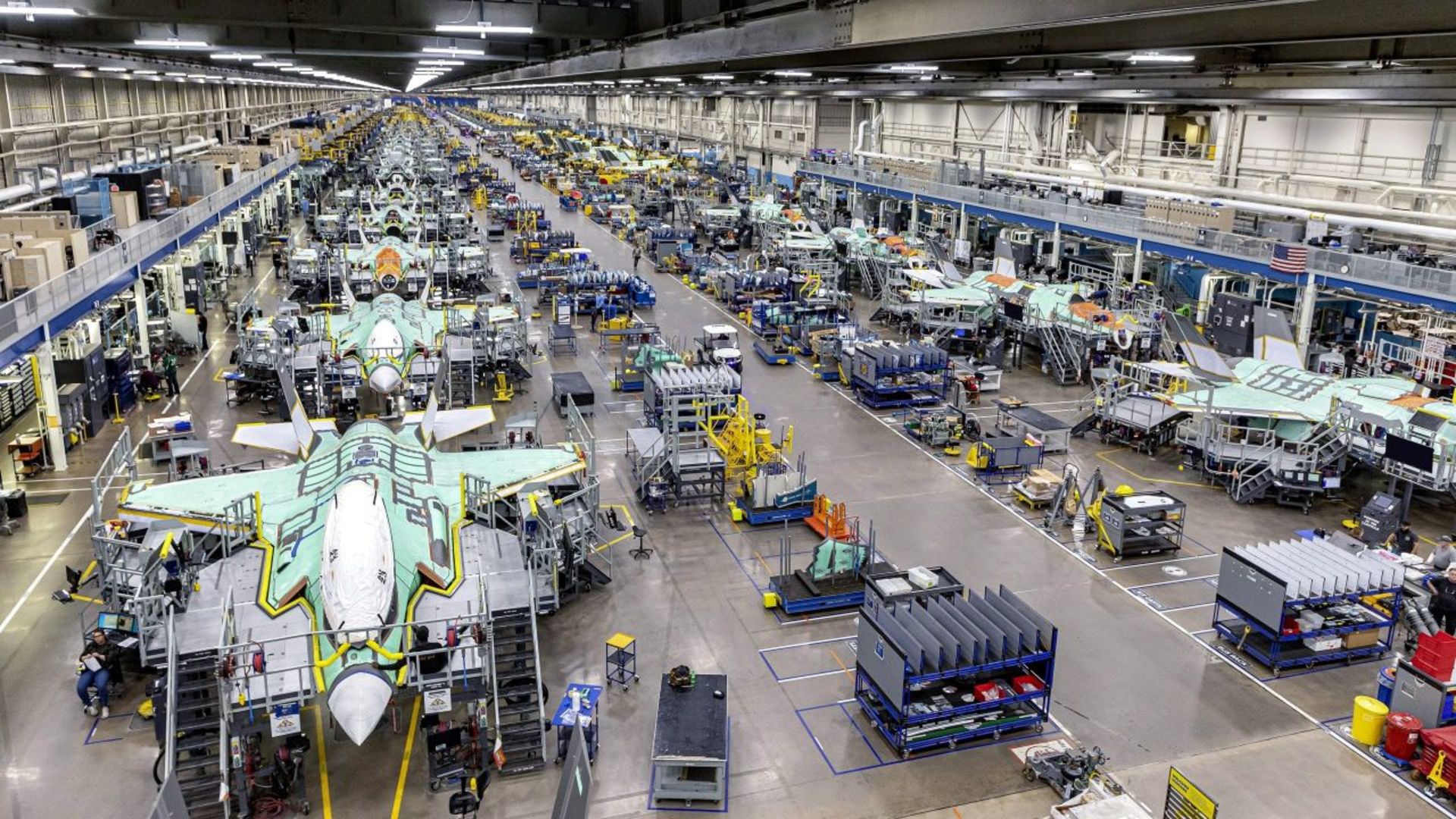 خط تولید جنگنده F-35