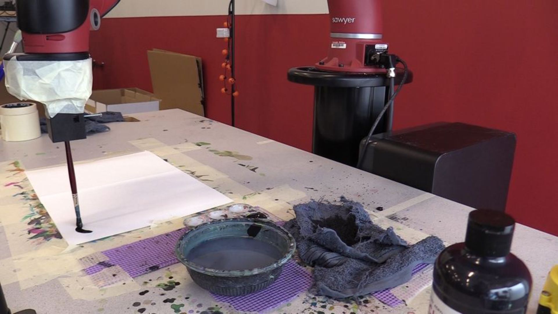 آماده سازی قلمو ربات نقاش FRIDA