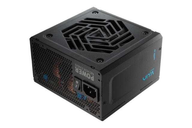 نمای نیمرخ پاور کامپیوتر اف اس پی VITA GD با توان 750 وات با نمایش لوگو، پنل کناری و فن