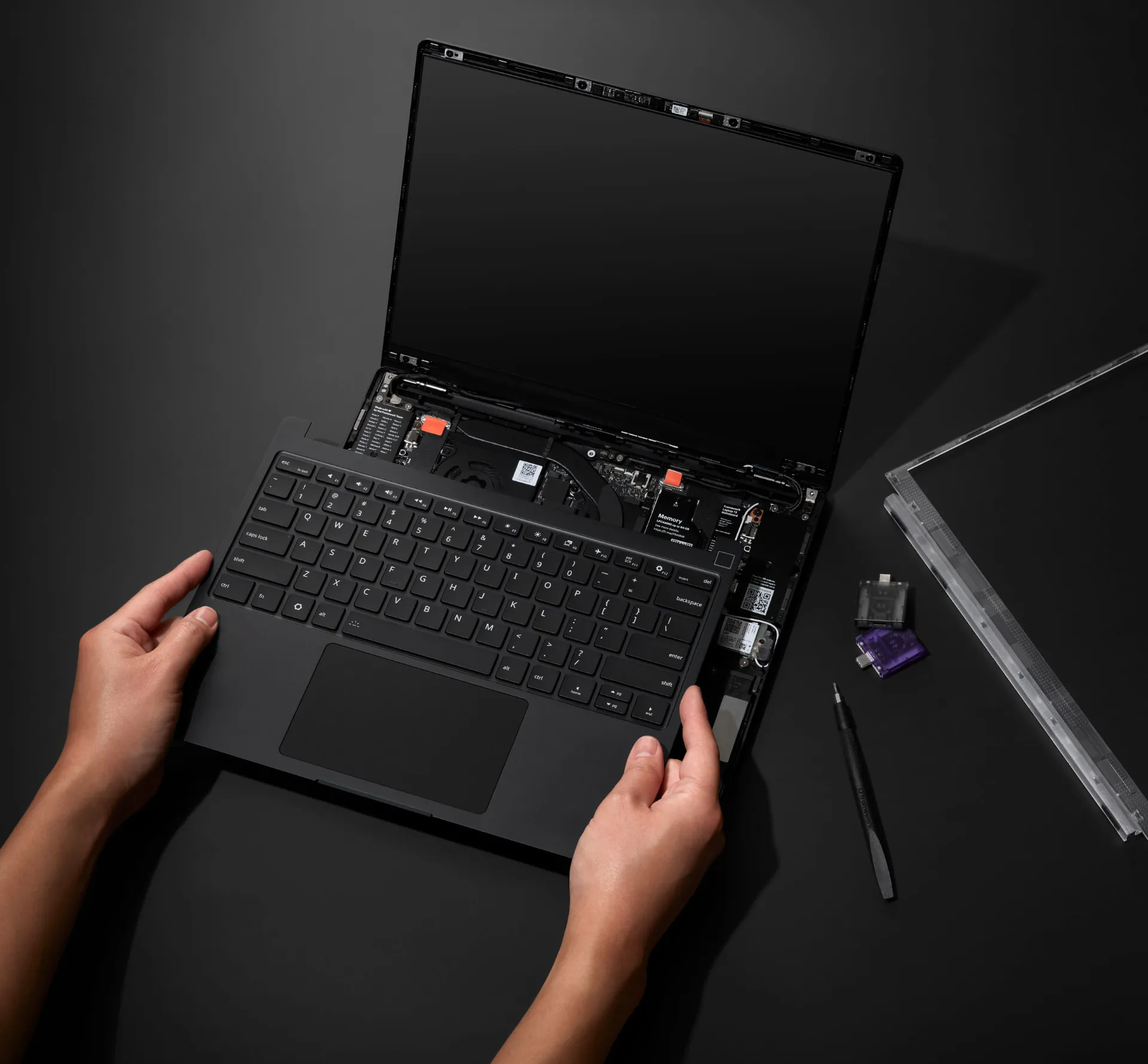 تعویض کیبورد لپ‌تاپ ۱۳ پرو فریم‌ورک 