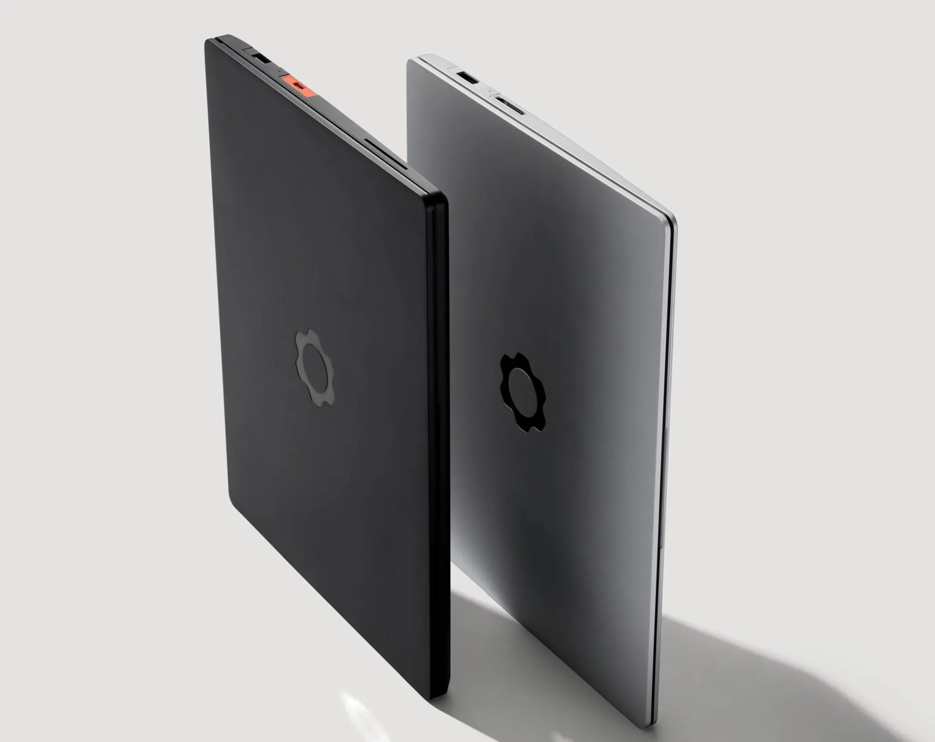 لپ‌تاپ ۱۳ پرو فریم‌ورک در دو رنگ