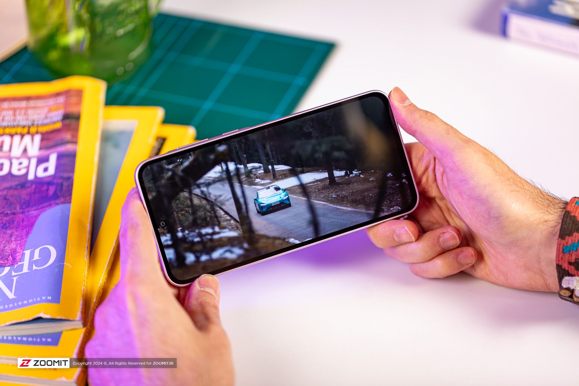 تماشای فیلم با گلکسی A35