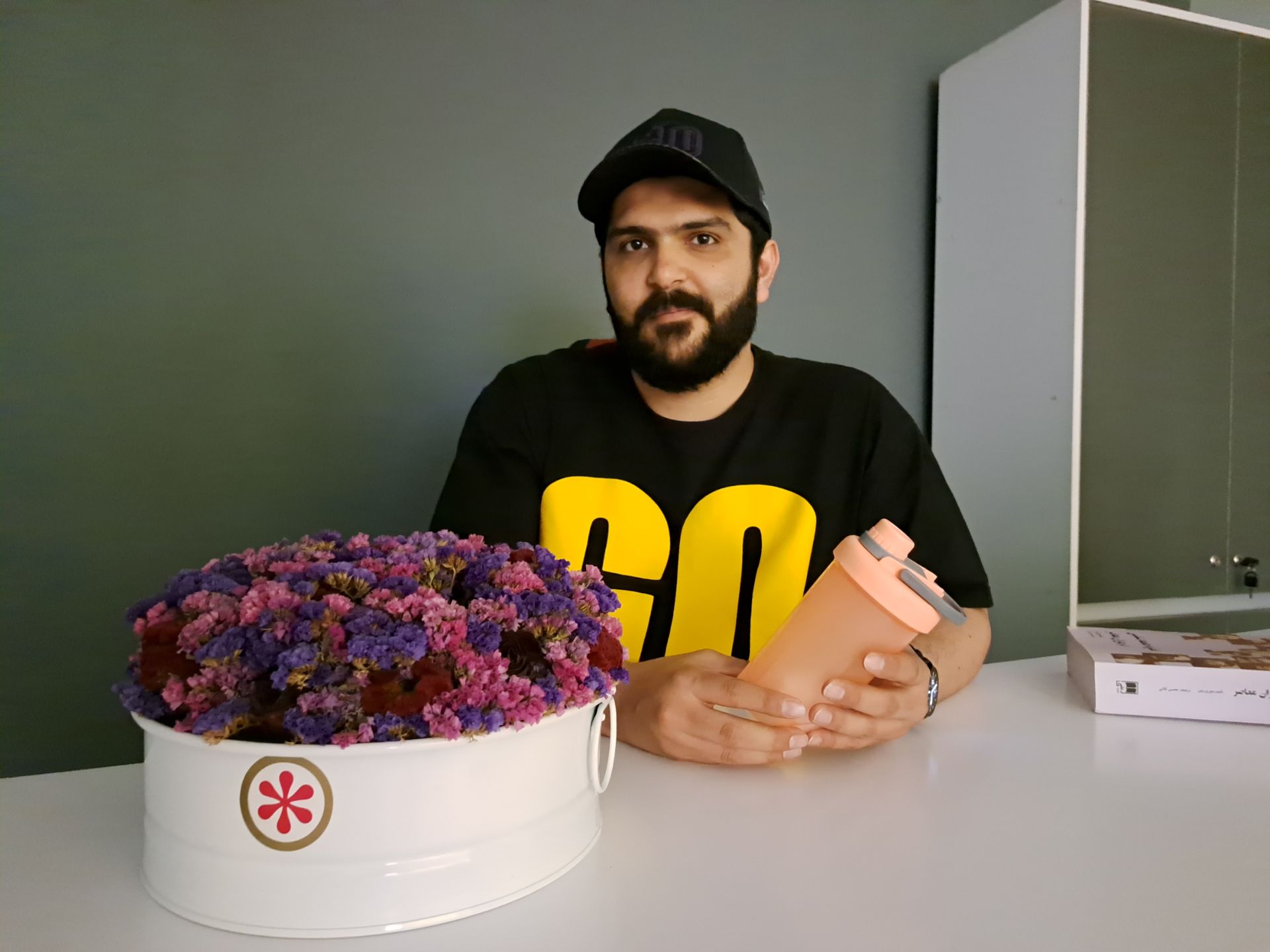 نمونه عکس ثبت شده با دوربین اصلی A53 در شرایط نوری ضعیف