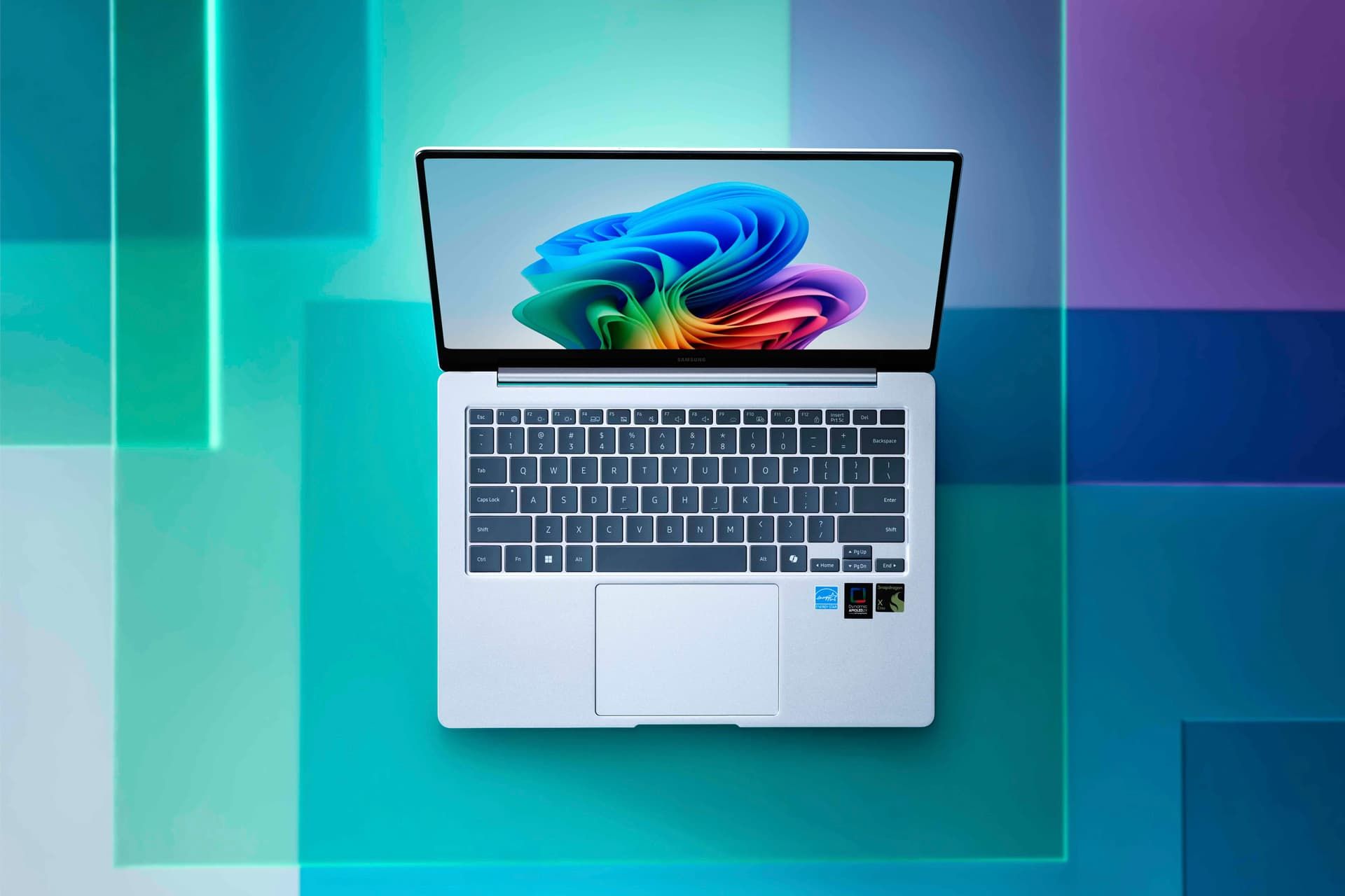 گلکسی بوک ۴ اج ۲۰۲۴ از نمای بالا