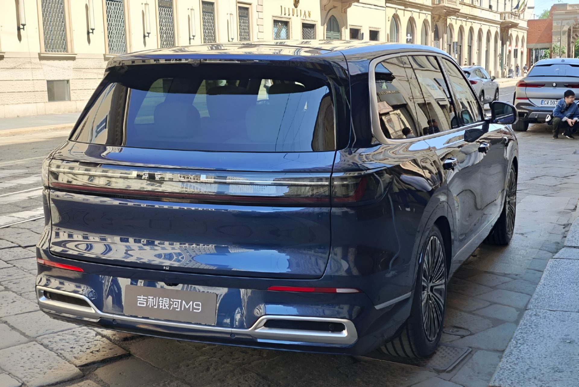 نمای پشتی گلکسی M9 جیلی