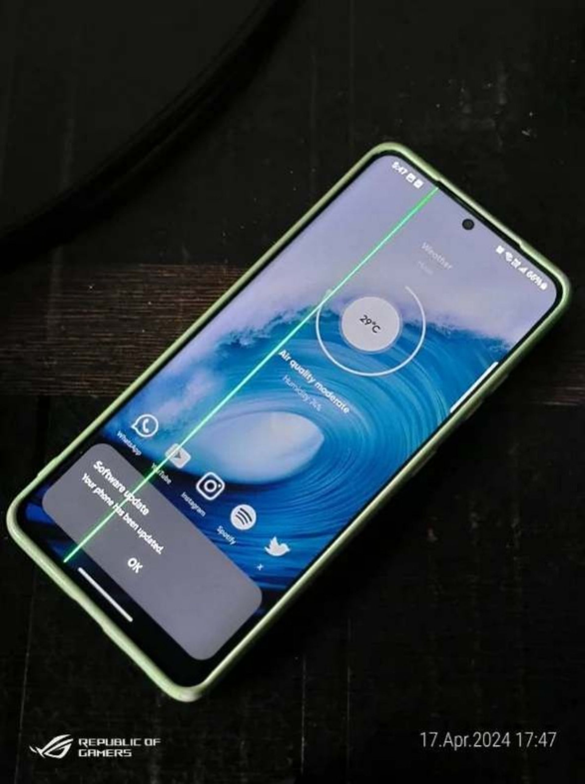 خط سبز روی نمایشگر گلکسی S21 FE