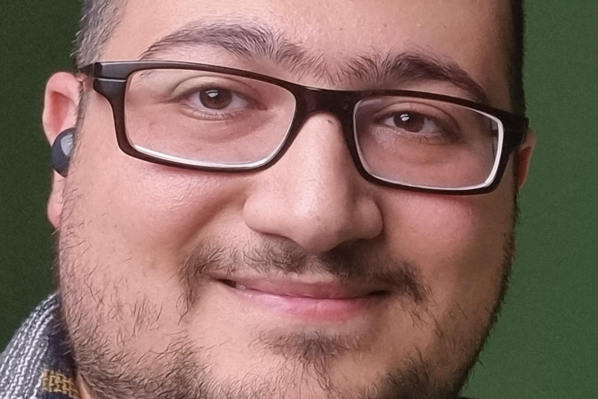 برش ۱۰۰ درصدی عکس سلفی گلکسی S21 FE سامسونگ