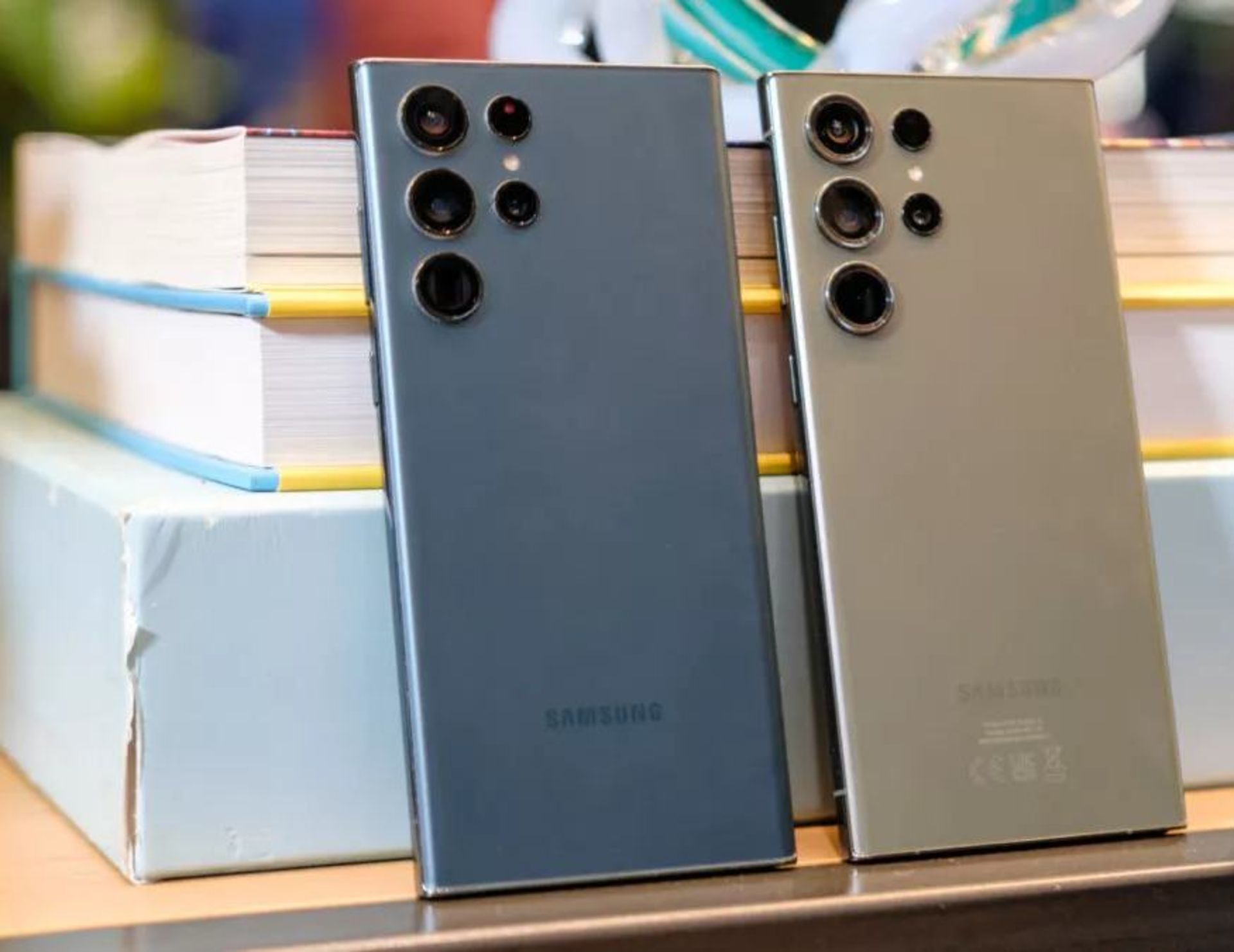 گلکسی S23 اولترا درکنار گلکسی S22 اولترا