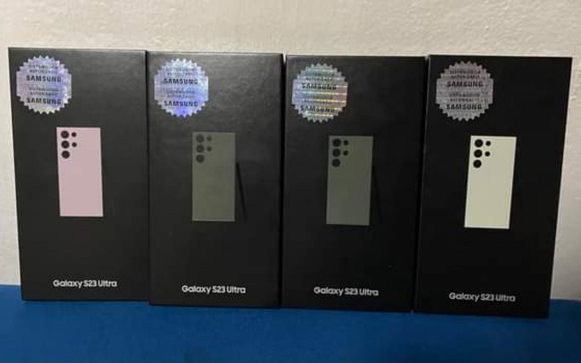 گلکسی اس ۲۳ اولترا پیش‌از رونمایی در فروشگاه خرده فروشی