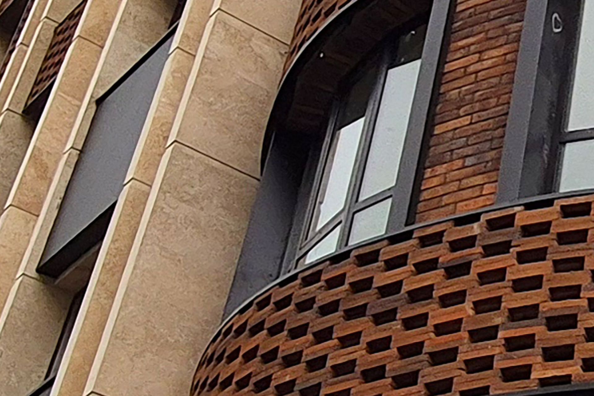 نمای آجری و سنگی