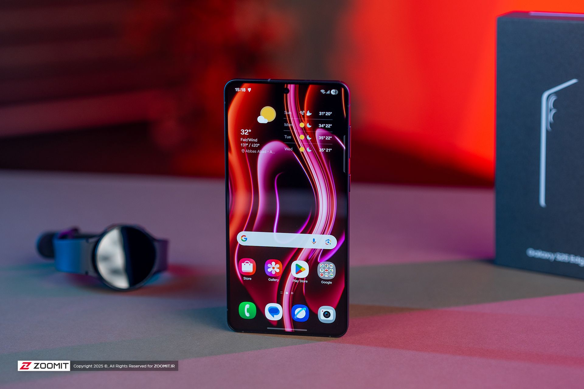 گلکسی S25 اج سامسونگ Edge روی میز از نمای جلو