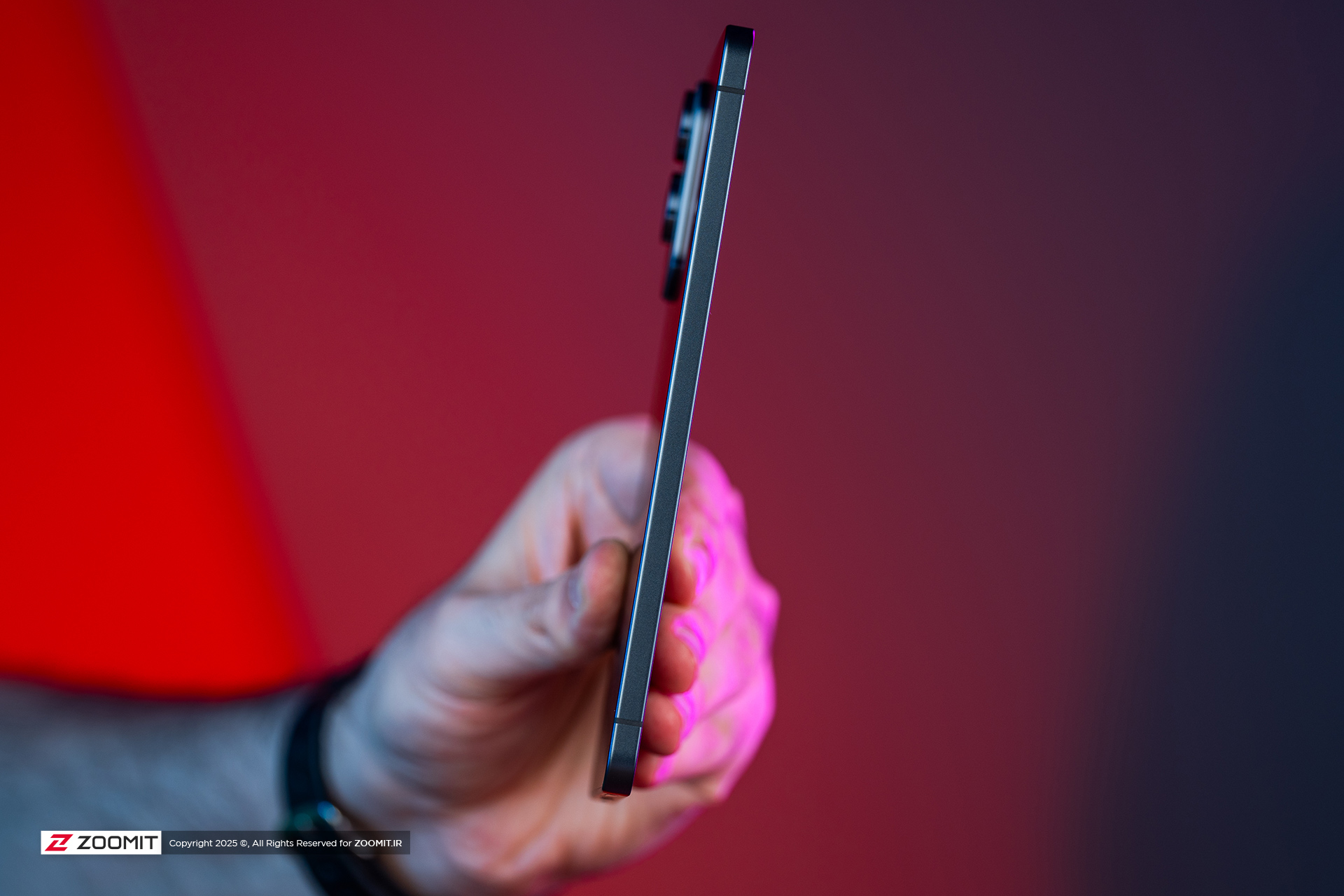 مقایسه آیفون ایر و گلکسی S25 اج از نگاه سامسونگ! + ویدیو