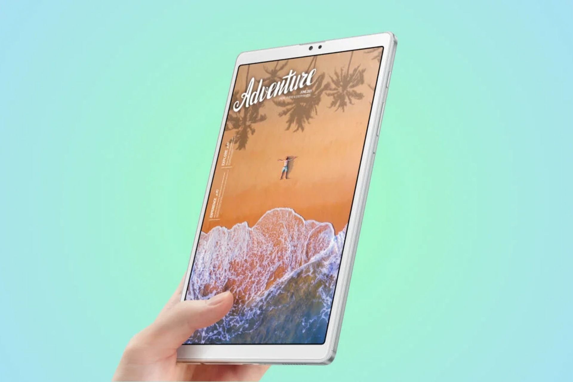 گلکسی تب A7 لایت در دست یک کاربر