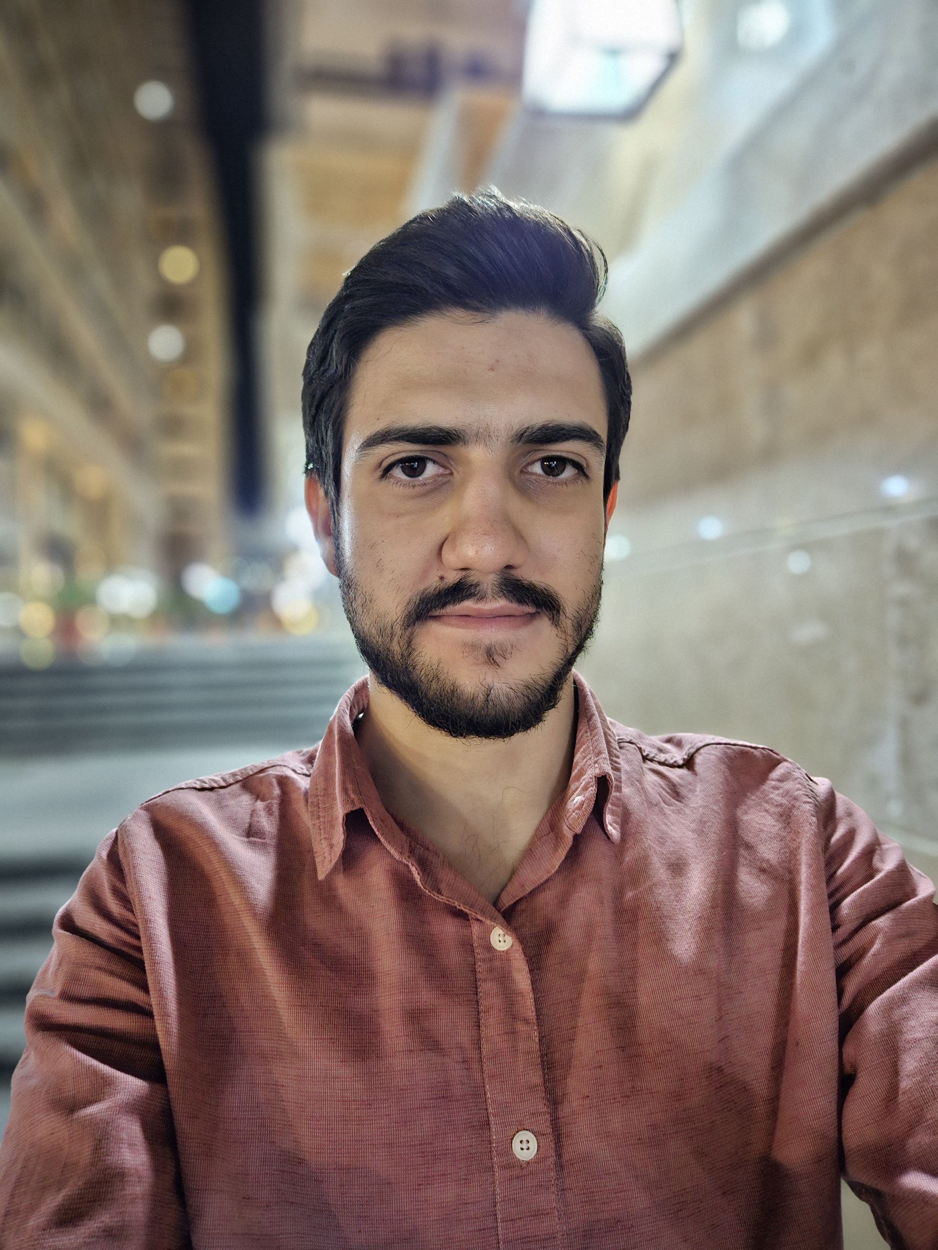 عکس سلفی پرتره در نور کم