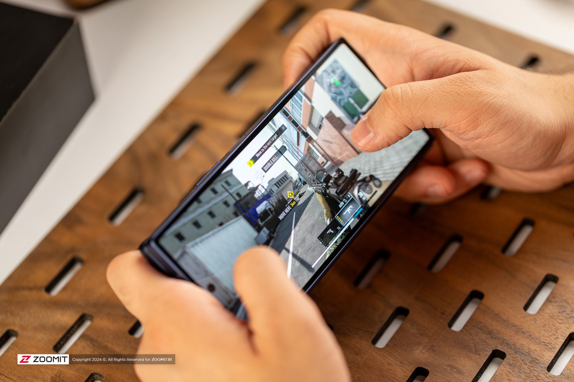 Playing the game with the cover screen of Galaxy Z Fold 6