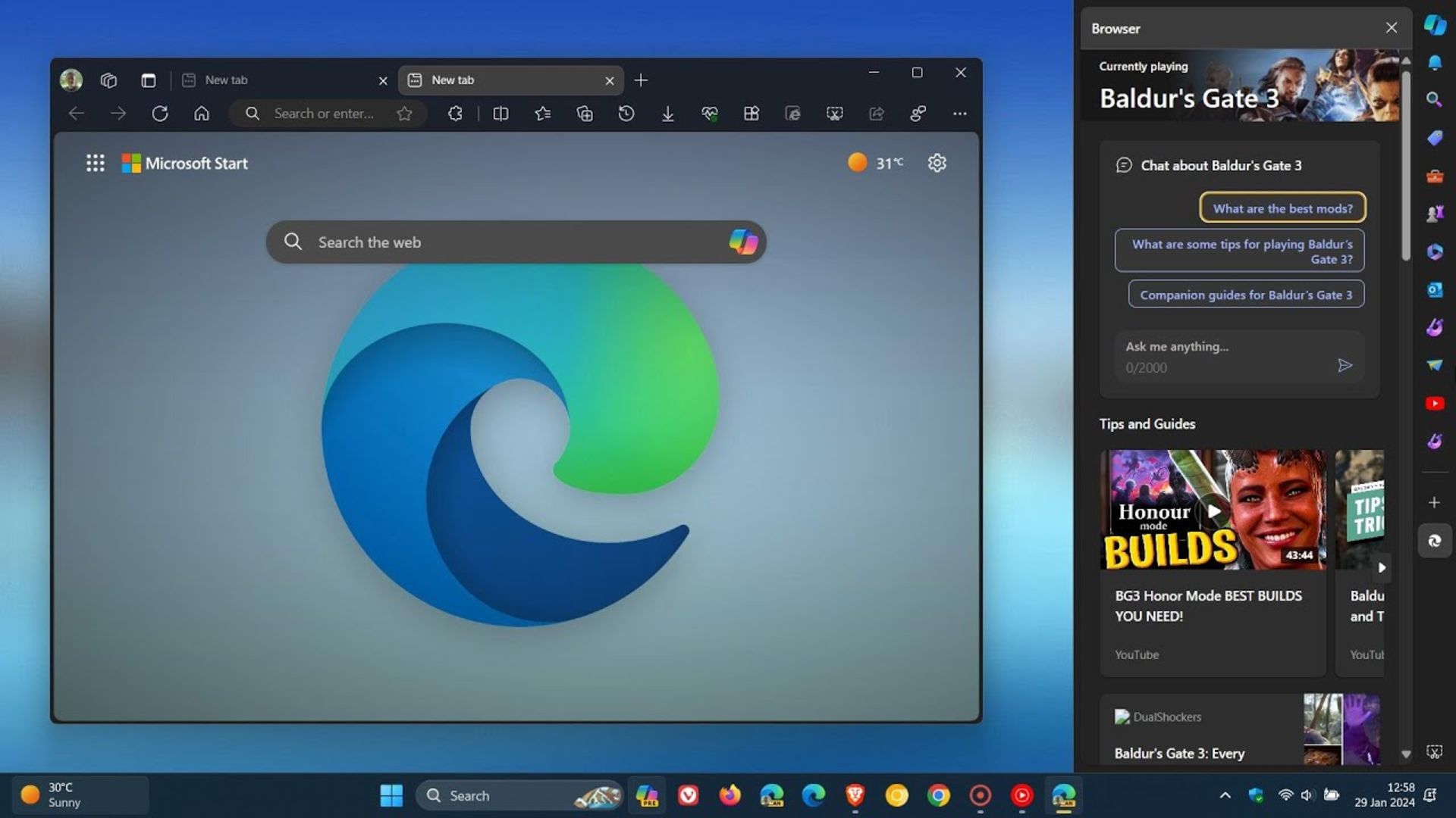 مرورگر  اج در کنار کوپایلت ماکروسافت در ویندوز باز است