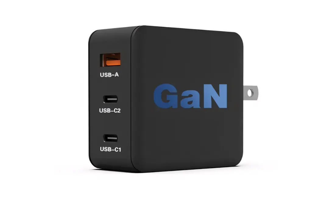 شارژر دیواری با تکنولوژی GaN دارای سه پورت USB-A و دو پورت USB-C