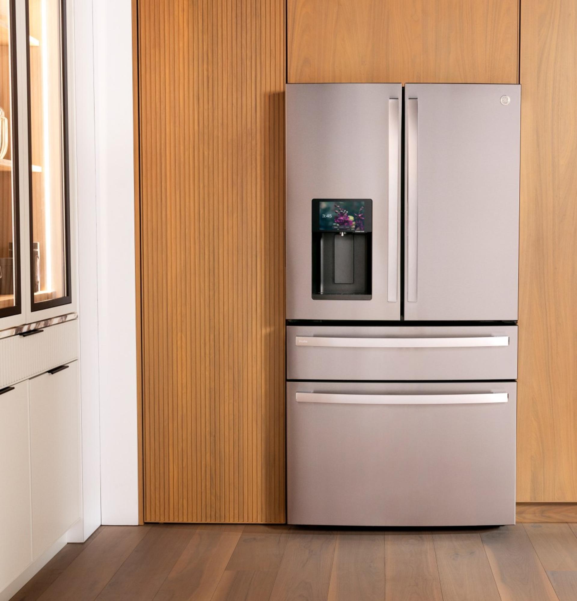 یخچال هوشمند GE Profile Smart 4-Door French-Door در رنگ نقره‌ای