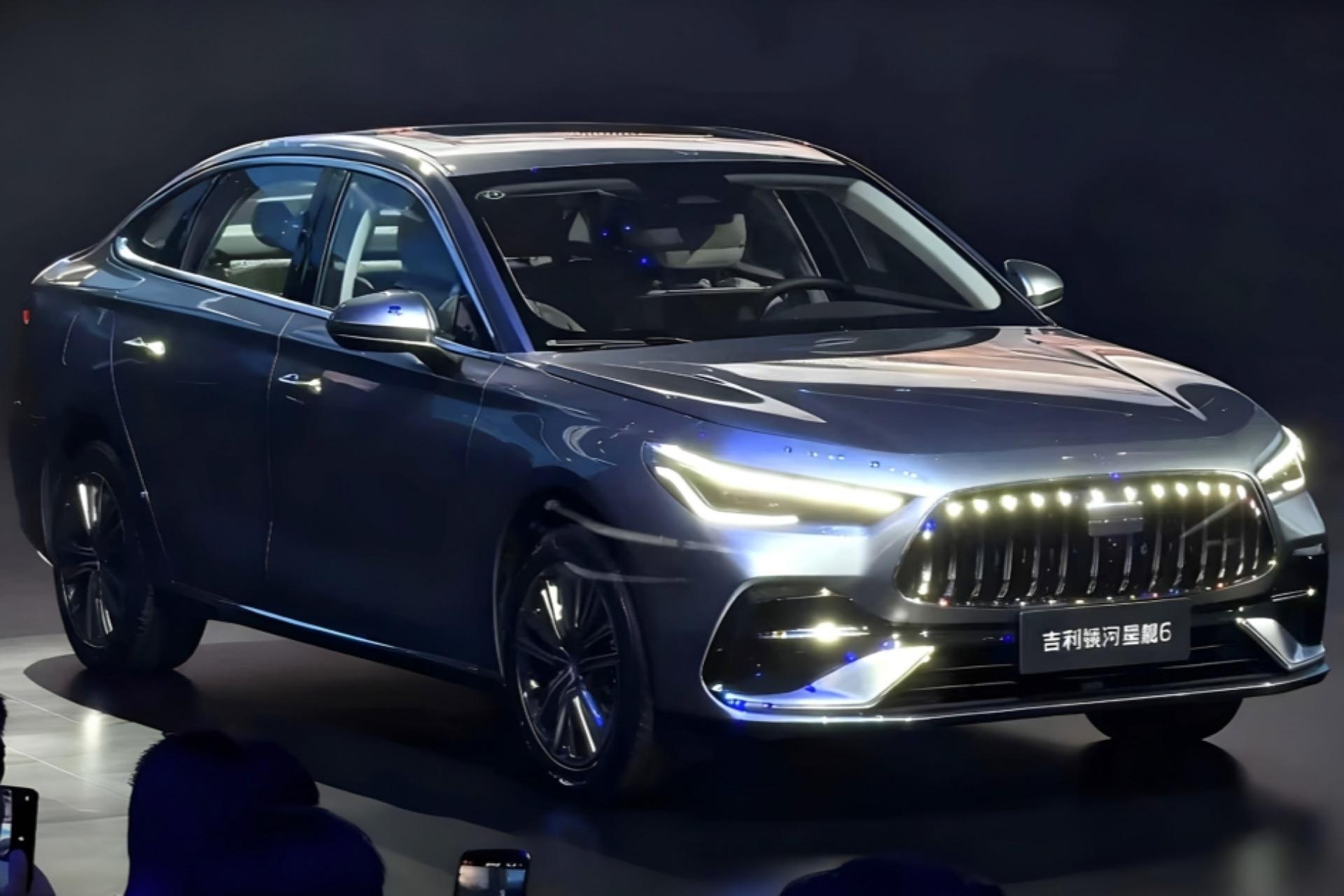 نمای سه‌چهارم جلوی خودروی Galaxy Starshine 6 جیلی