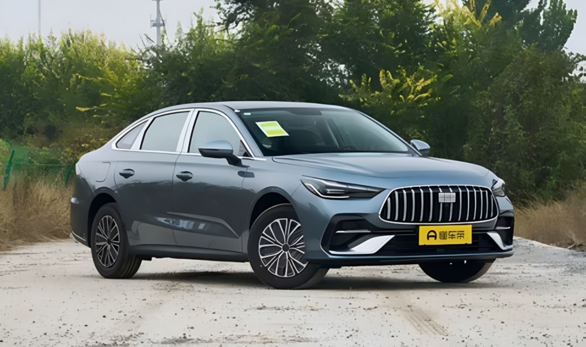 سه‌چهارم جلویی خودروی Galaxy Starshine 6 جیلی