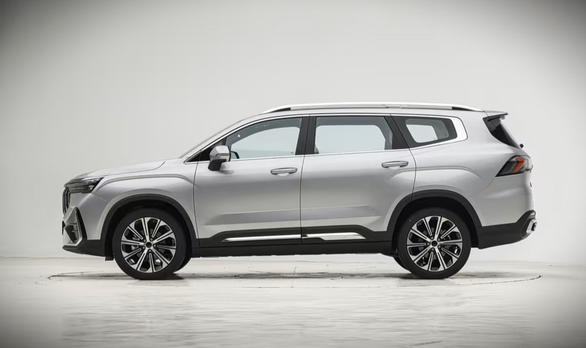 نمای جانبی جلو خودرو جیلی Haoyuei