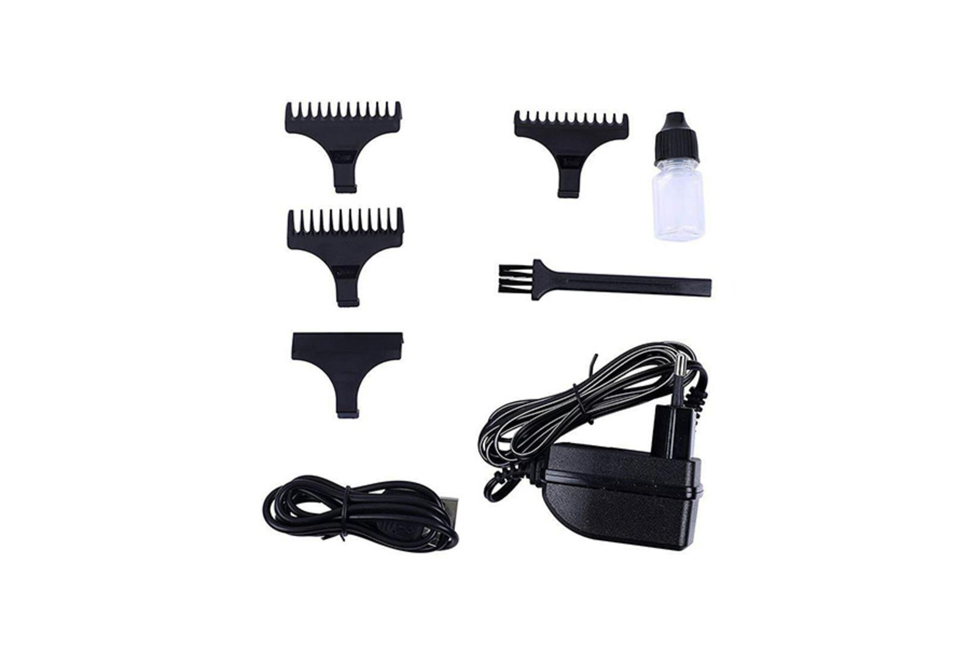 ماشین اصلاح جیمی Geemy GM-6025 لوازم همراه