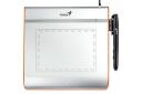 نمای رو به روی قلم نوری جنیوس EasyPen i405X با نمایش پد طراحی و قلم
