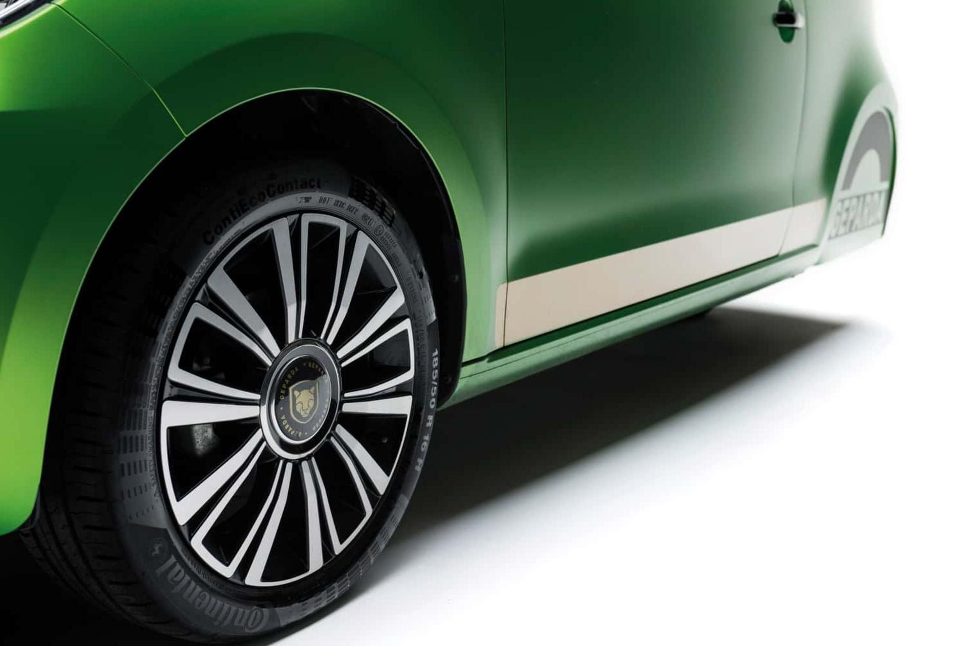 خودرو هاچ بک فولکس واگن Gepadra از نمای کنار