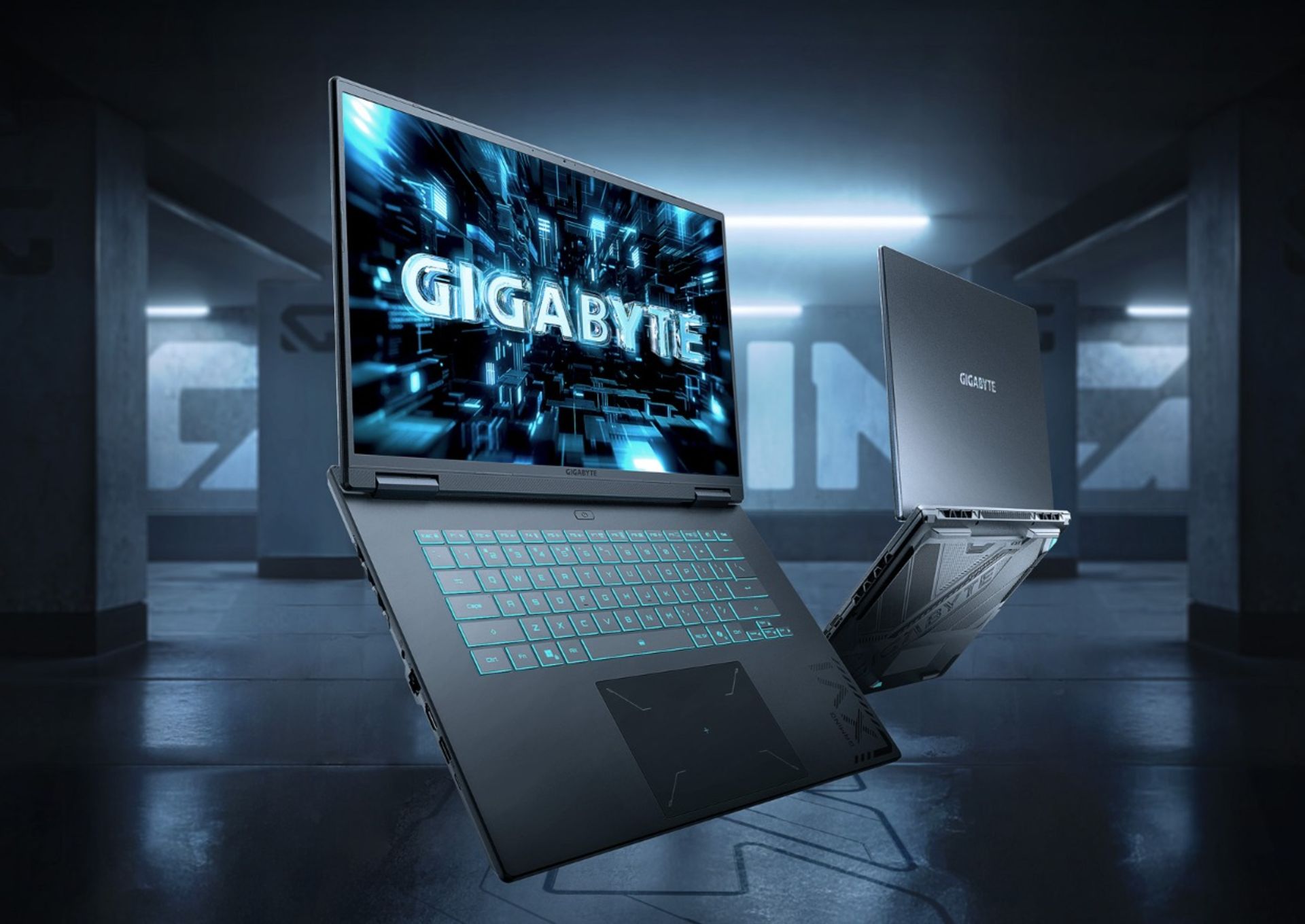 نمای جلو و پشت لپ‌تاپ گیمینگ گیگابایت A16 Pro