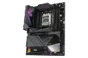 نمای سمت راست مادربرد گیگابایت X870E AORUS MASTER