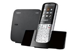 نمای کلی تلفن گیگاست SL400 با نمایش پایه اصلی، گوشی بی سیم و پایه متحرک