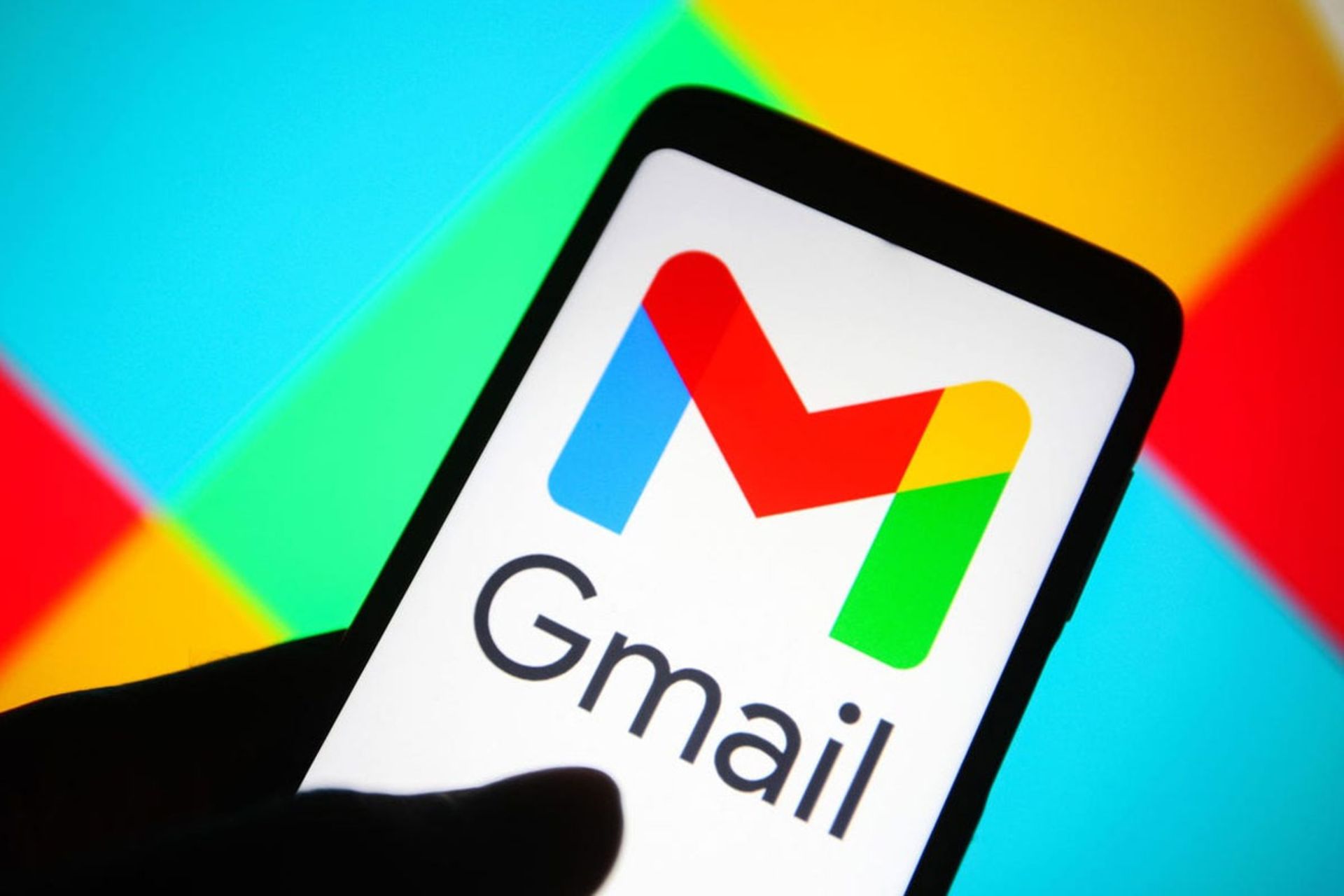 نماد برنامه‌ی Gmail روی گوشی