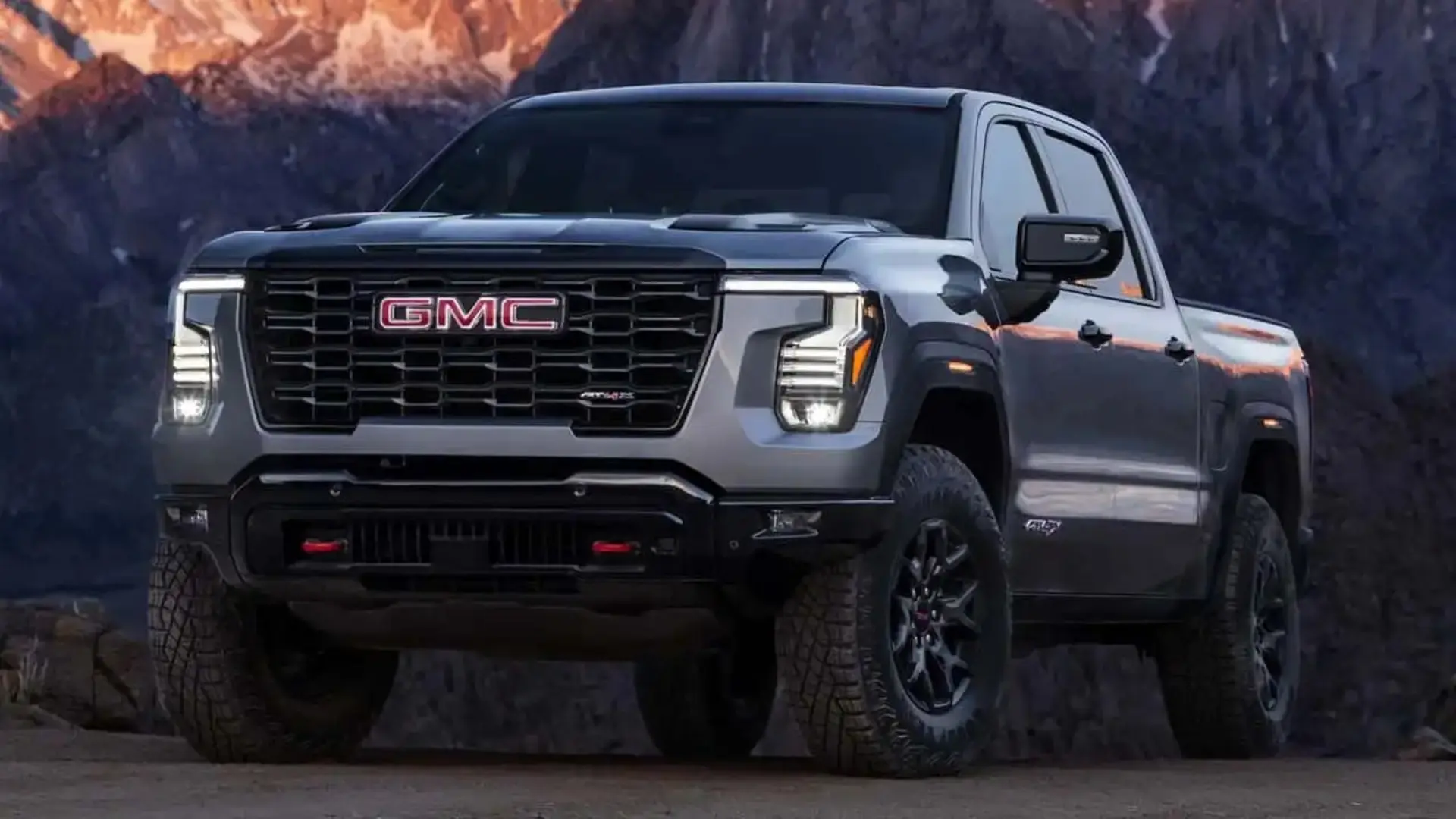 وانت جی‌ام‌سی سیرا (GMC Sierra 1500) مدل جدید در مسیر کوهستانی