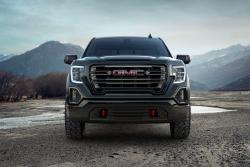 ماشین GMC Sierra جنرال موتورز نمای جلو آسمان ابری کوه